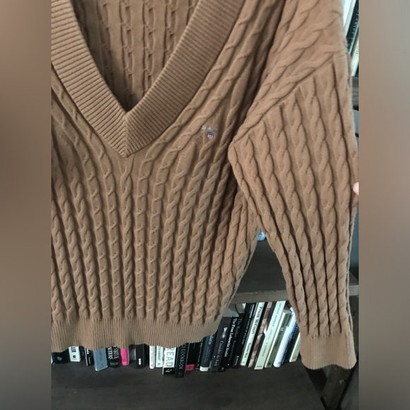 NWOT Preppy Perfectly Over-sized Gant Stretch Cotton Cable Knit V-Neck Sweater M - Picture 6 of 15